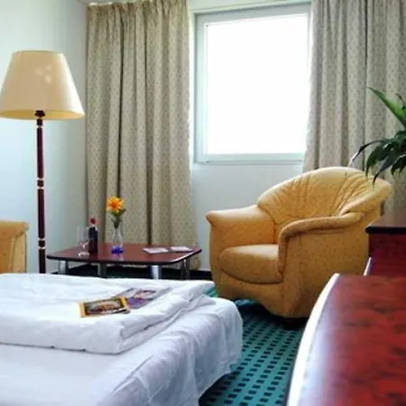 Europa & Congress Center Otel Budapeşte